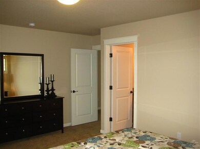 20765 NE Comet Ln unit 32, Bend, OR 97701 - photo 5