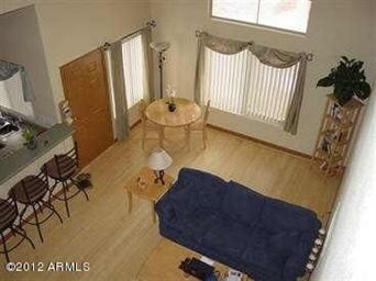 Comanche 1108 Living