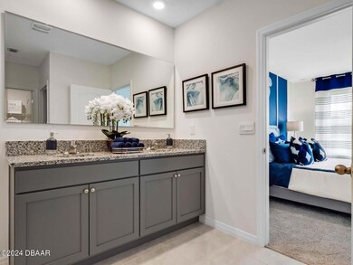 6 cali_master bath_oak leaf