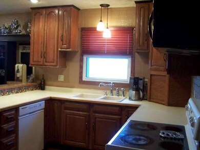 8538 S Miller School Rd, North Platte, NE 69101 - photo 7