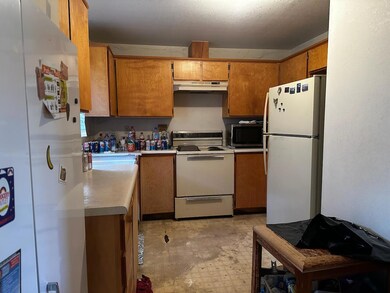918 Ne 10th St Listing Photos - 5 of 11