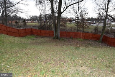 1009 Consideration Ln, Hyattsville, MD 20785 - photo 4