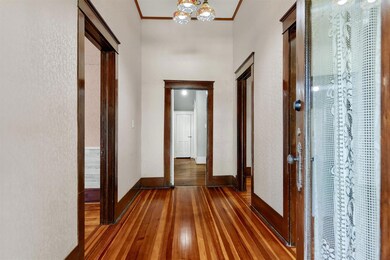 317 S Clements St, Gainesville, TX 76240 - photo 7