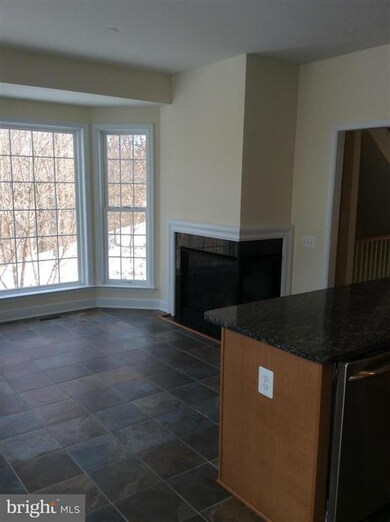 14673 Crossfield Way unit 158A, Woodbridge, VA 22191 - photo 6