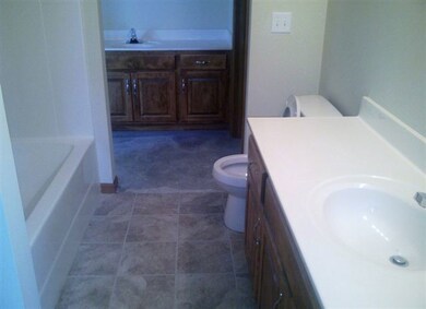 427 Rachael Cir, Raymore, MO 64083 - photo 4