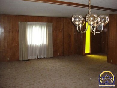 616 Navarre St, Rossville, KS 66533 - photo 7