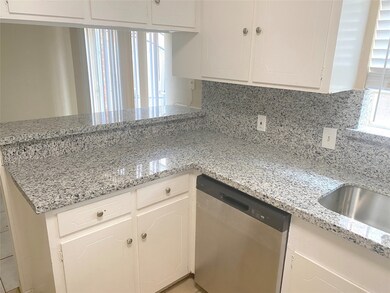 1403 Blalock Rd unit 12, Houston, TX 77055 - photo 6