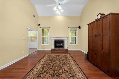 Great Room w/ Fireplace
