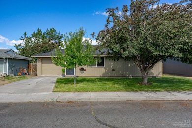 1646 SW 34th St, Redmond, OR 97756 - photo 4