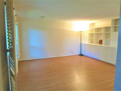 1385 Country Place Dr, Houston, TX 77079 - photo 4