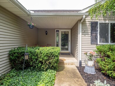 702 Barton St-104