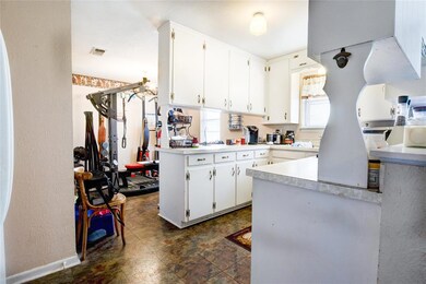 1408 Roberts Ave, Cleburne, TX 76033 - photo 6