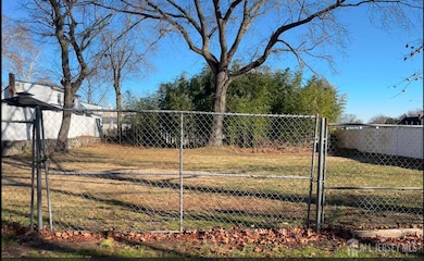 16 Ridge Ave, Sayreville, NJ 08872 - photo 2