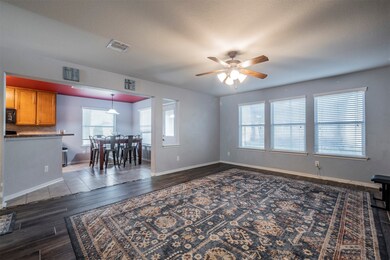 4709 Lake Line Ct, Alvin, TX 77511 - photo 3