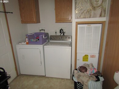 836 SW 6th St, Pendleton, OR 97801 - photo 3