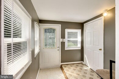 12209 Valleywood Dr, Silver Spring, MD 20902 - photo 2