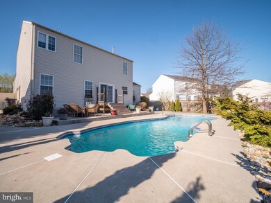 137 Revere Dr, Woodbury, NJ 08096 - photo 4