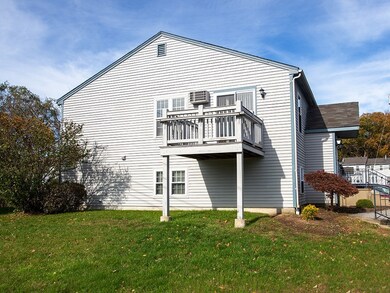 565 Quaker Ln, West Warwick, RI 02893 - photo 3