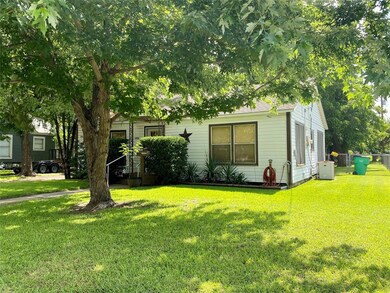 1000 N Howeth St, Gainesville, TX 76240 - photo 3