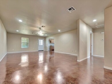 121 Shady Grove Loop, Lufkin, TX 75904 - photo 3