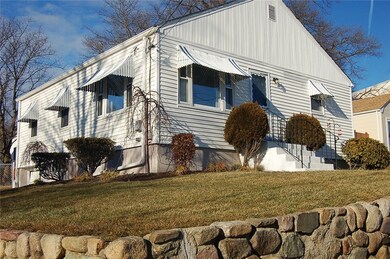 16 Cumberland St, Cumberland, RI 02864 - photo 2