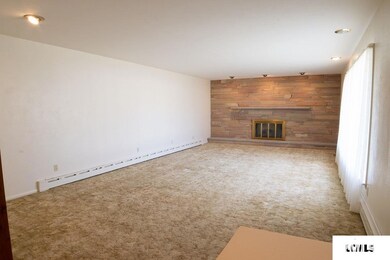 515 Lincoln Ave, Lincoln, IL 62656 - photo 2