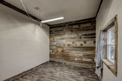 1427 E Broadway St, Cushing, OK 74023 - photo 5