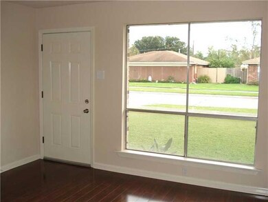 Den/Family/Great Room. Plenty of nature light