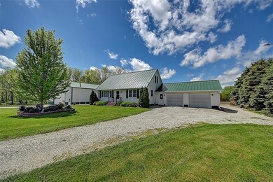 5006 Rolling Acres Rd, Walker, IA 52352 - photo 2