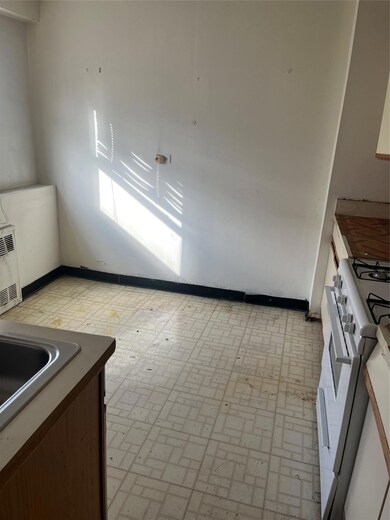 Executive Towers unit 11RR, Bronx, NY 10451 - photo 6