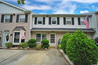 9 Croft Ct, Staten Island, NY 10306 - photo 2