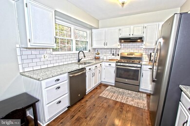 8313 Southern Oaks Ct, Lorton, VA 22079 - photo 5