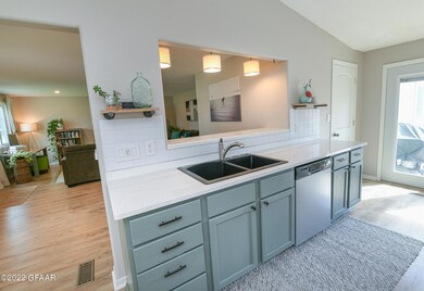 1211 S 19th St, Grand Forks, ND 58201 - photo 7