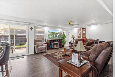 05-916 Juanita Way-5