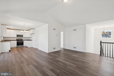 625 Ripple Dr unit 187, Hanover, PA 17331 - photo 5