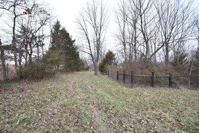 285 Cole Rd, Harrodsburg, KY 40330 - photo 2