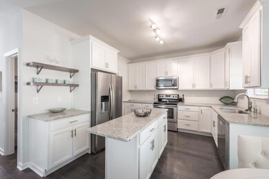 1951 Oak Tree Ln Mount-large-014-15-DKL
