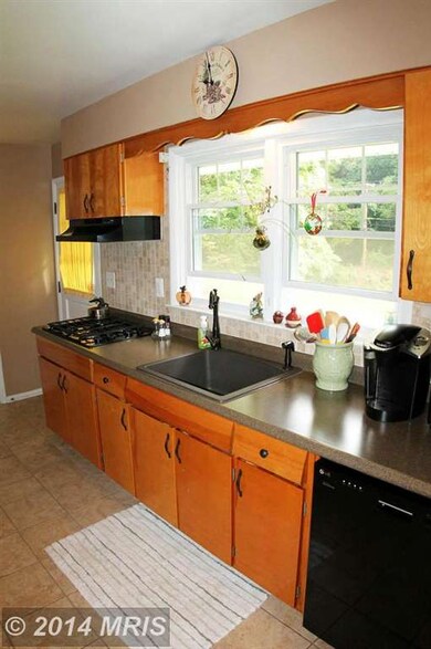 13611 Alliston Dr, Baldwin, MD 21013 - photo 2