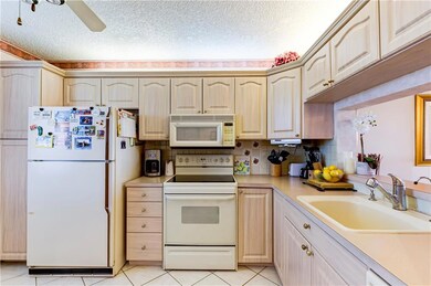 Kitchen with small eat-in area