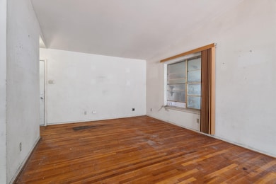 2588 Wood Valley Dr, Dallas, TX 75211 - photo 4