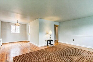 2226 W Greenleaf St, Allentown, PA 18104 - photo 5