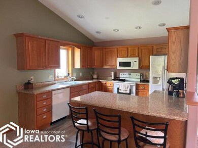 798 B Wilson St unit B, Traer, IA 50675 - photo 2