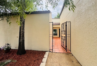 20313 Sunny Shores Dr unit B, Humble, TX 77346 - photo 6