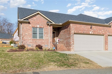 933 Arrowhead Ct, Mebane, NC 27302 - photo 2