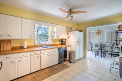 249 Monterey Cir, Gadsden, AL 35901 - photo 5