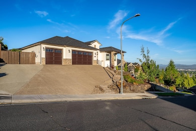 3656 Camina Dr, Medford, OR 97504 - photo 4