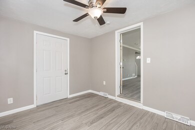 19109 Libby Rd, Maple Heights, OH 44137 - photo 6