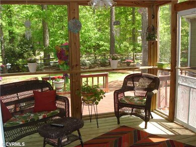 Porch - Enjoy cool summer evenings relaxing on you