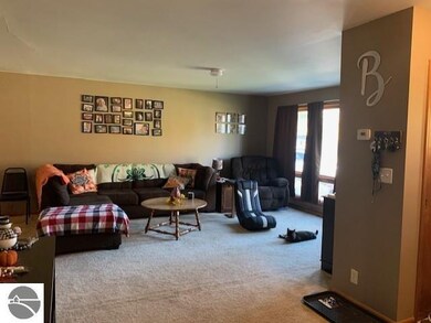 405 W 2nd St, Whittemore, MI 48770 - photo 4