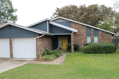 712 Mountain Laurel Ln, Bedford, TX 76021 - photo 2